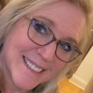 Meet your Posher, Gena